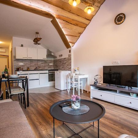 Apartman Mila Josipdol Eksteriør billede